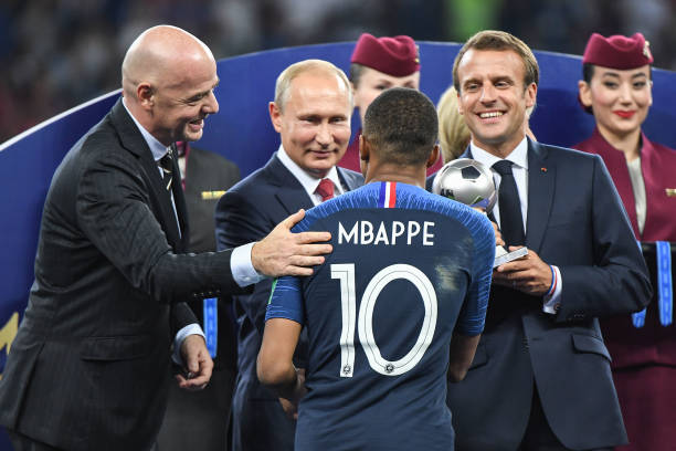 团队辛勤付 团队辛勤付