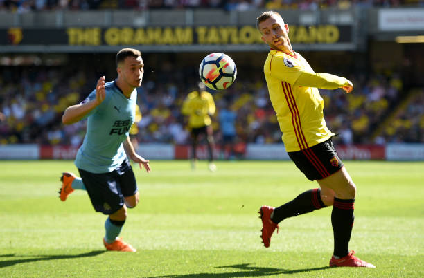 滑冰和游泳“同框” 网友拍下“干湿分离”的什刹海.